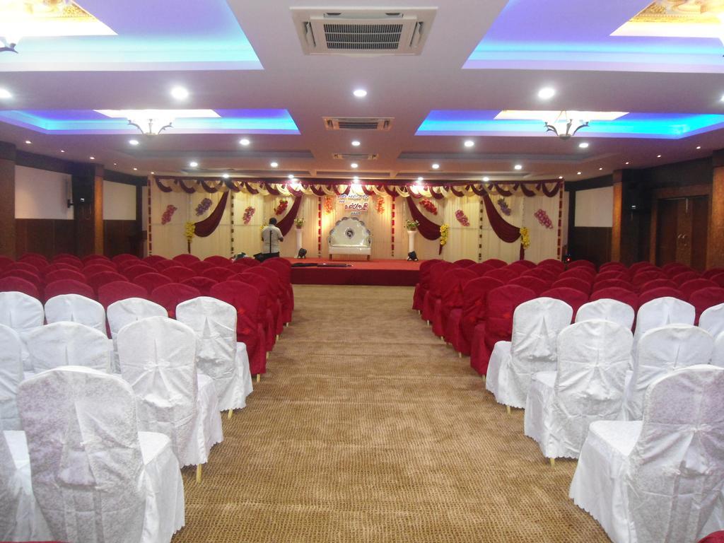 Rr Inn Palayankottai Buitenkant foto